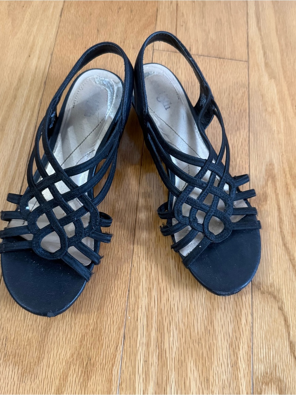 Black strappy strap sandal heels size 6.